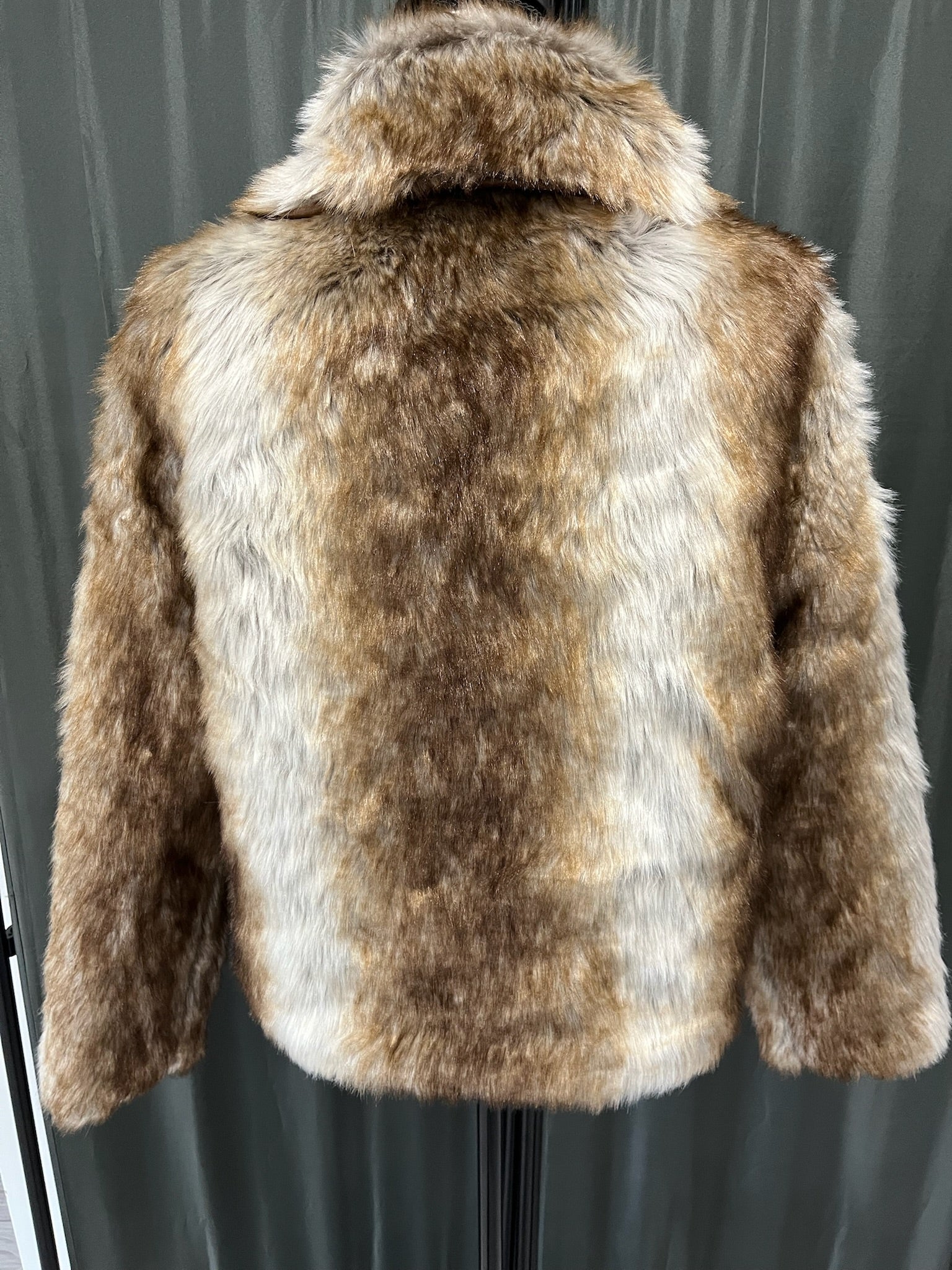 Women’s Faux Fur Coat image 2