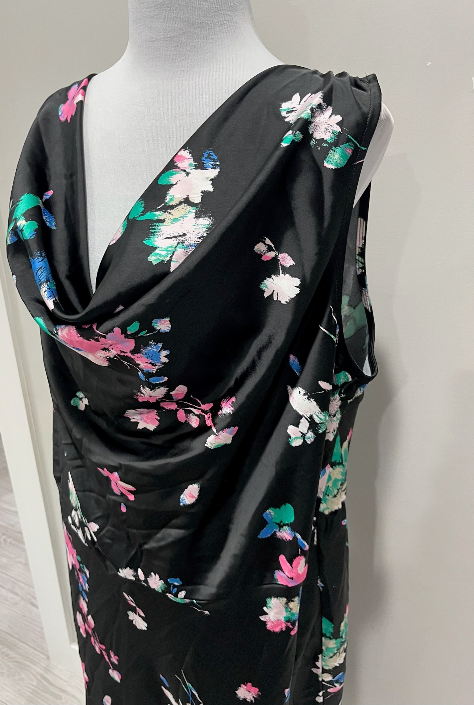 Women’s Floral Dress image 1