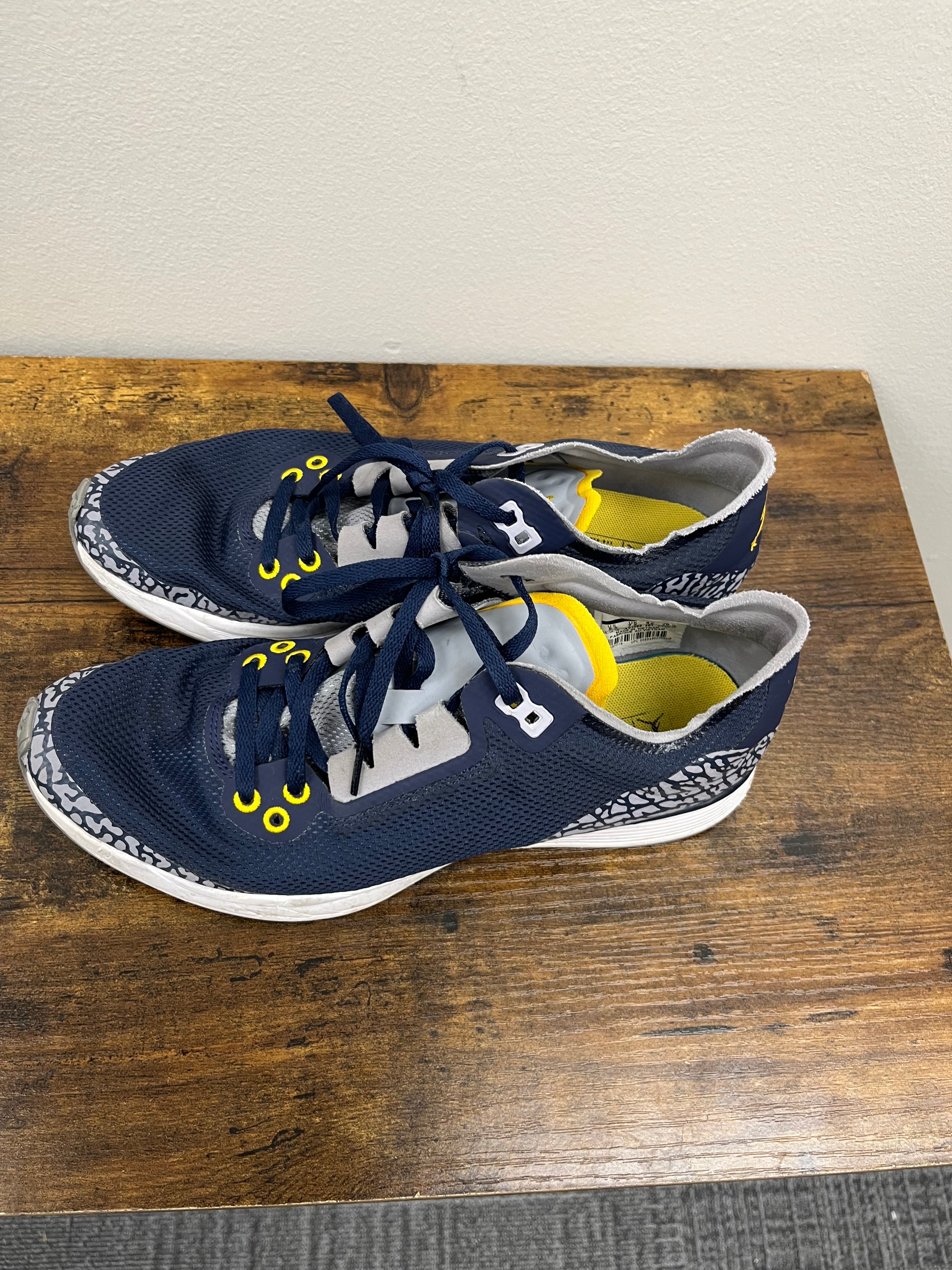 Used Men’s Jordan Racerback Sneakers