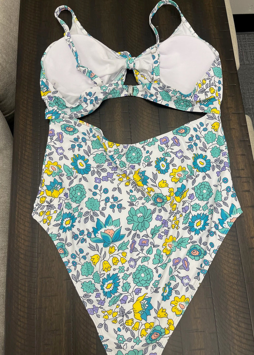 New Women’s Floral Swimsuit