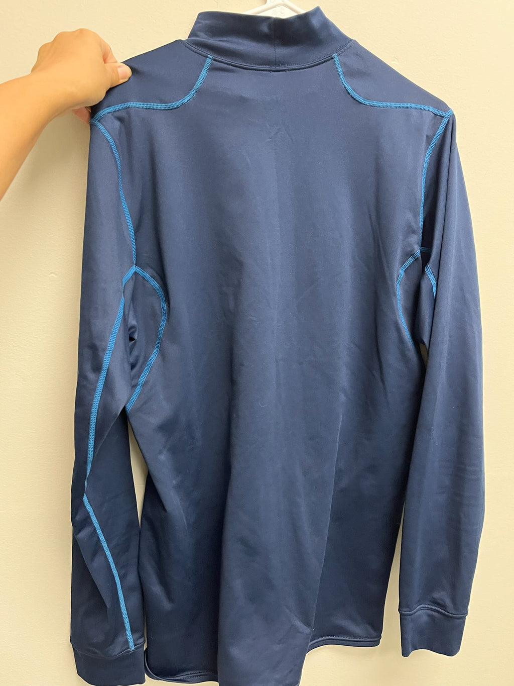 Used Men’s Blue Athletic Long Sleeve