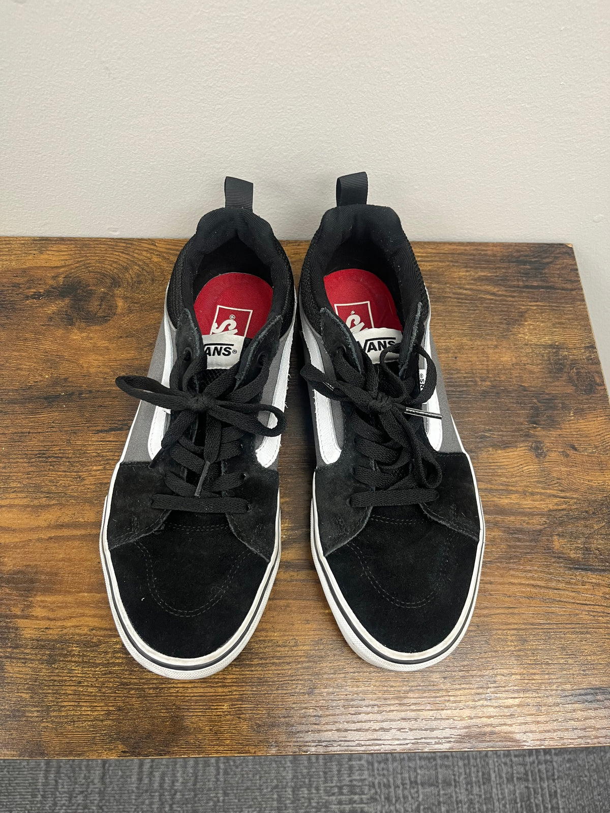 Used Men’s Sneakers
