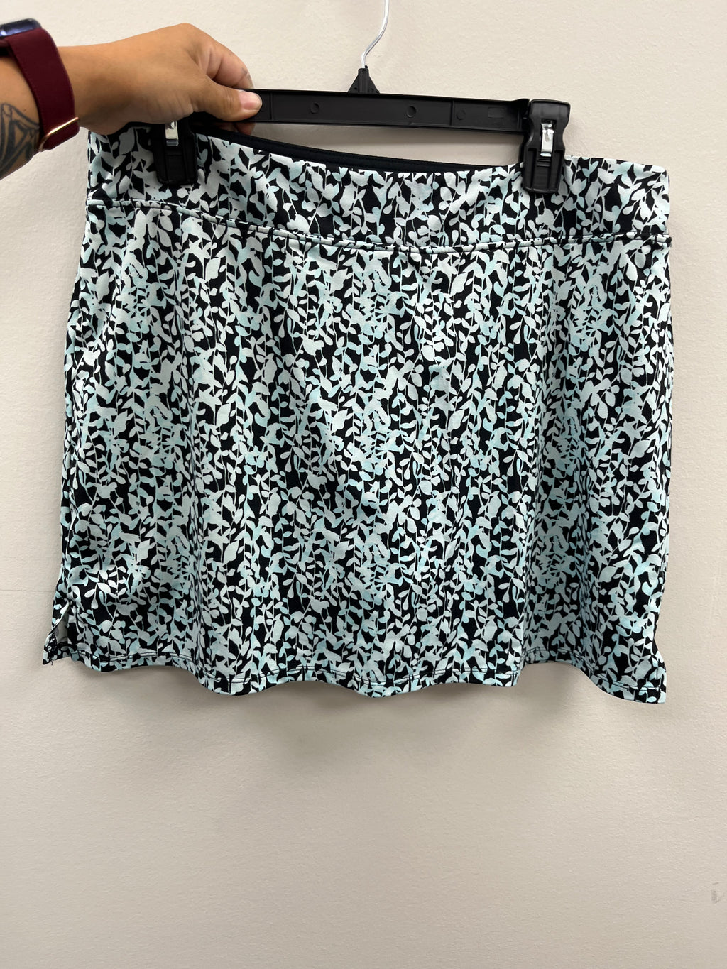 Used Women’s Athletic Skort
