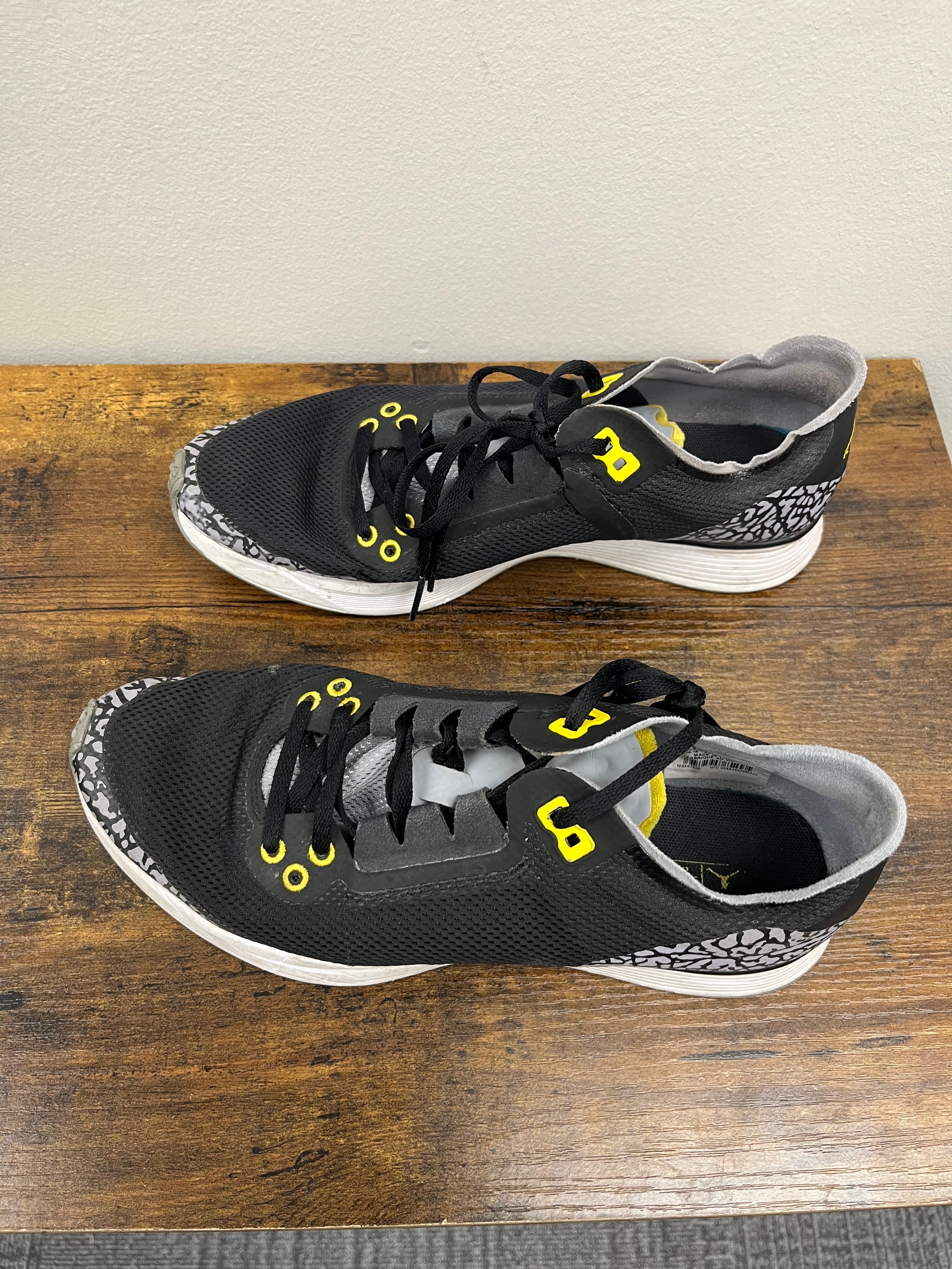 Used Men’s Jordan Racerback Sneakers