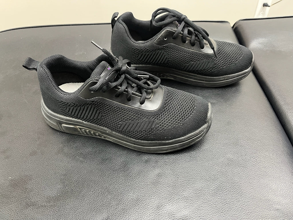 Women’s Black Slip Resistant Sneakers