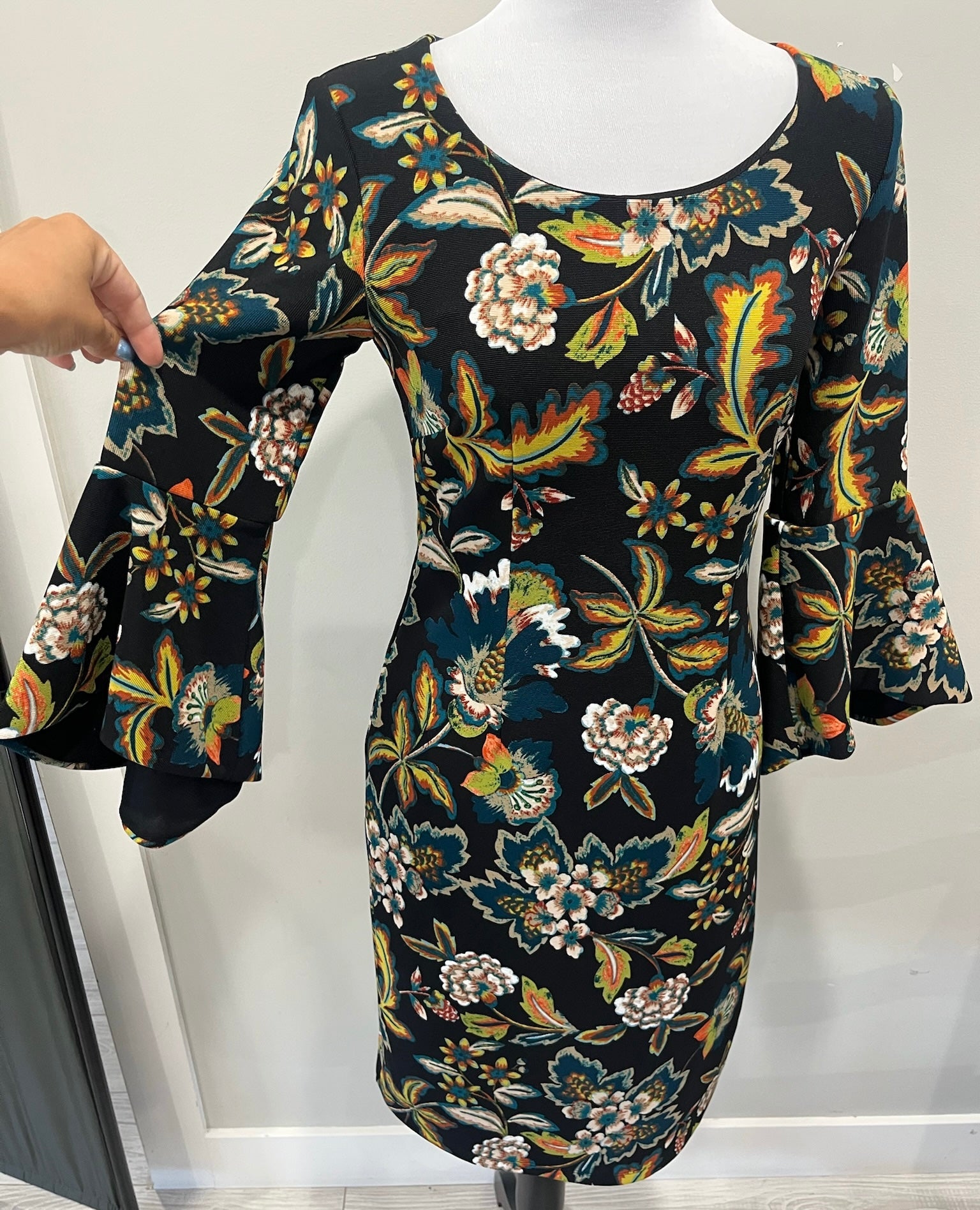 Women’s Floral Dress image 1