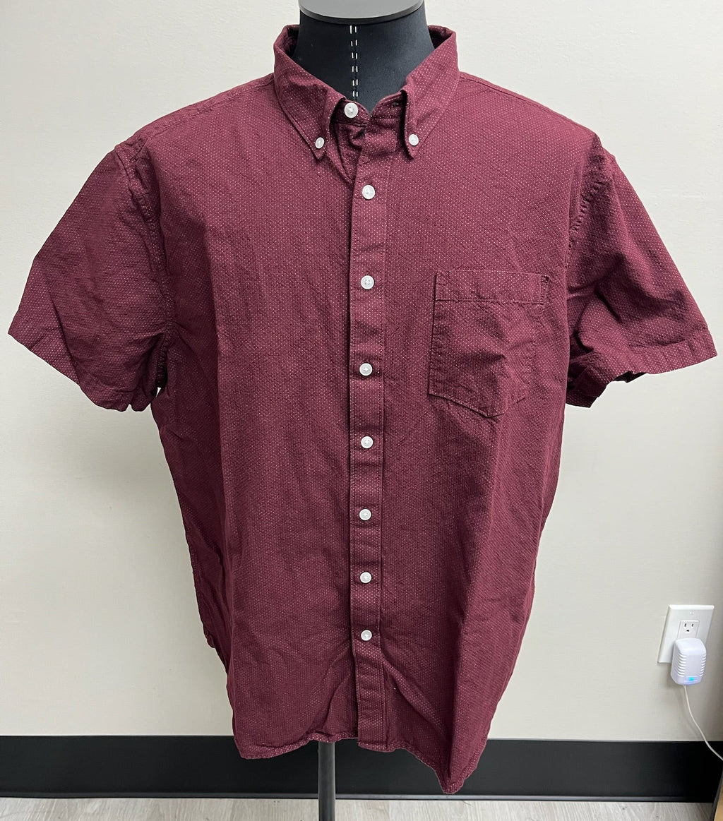 Used Men’s Burgundy Button Up Shirt