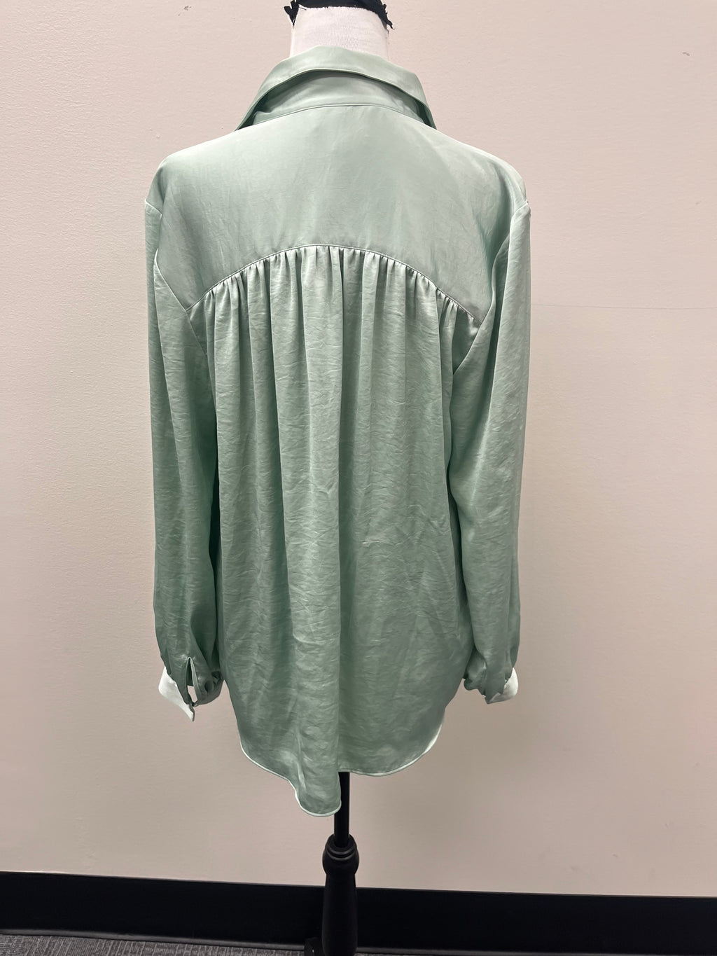 Used Women’s Green Button up Shirt