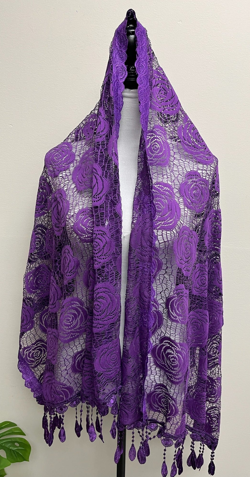 Used Women’s Purple Lace Shaw Scarf