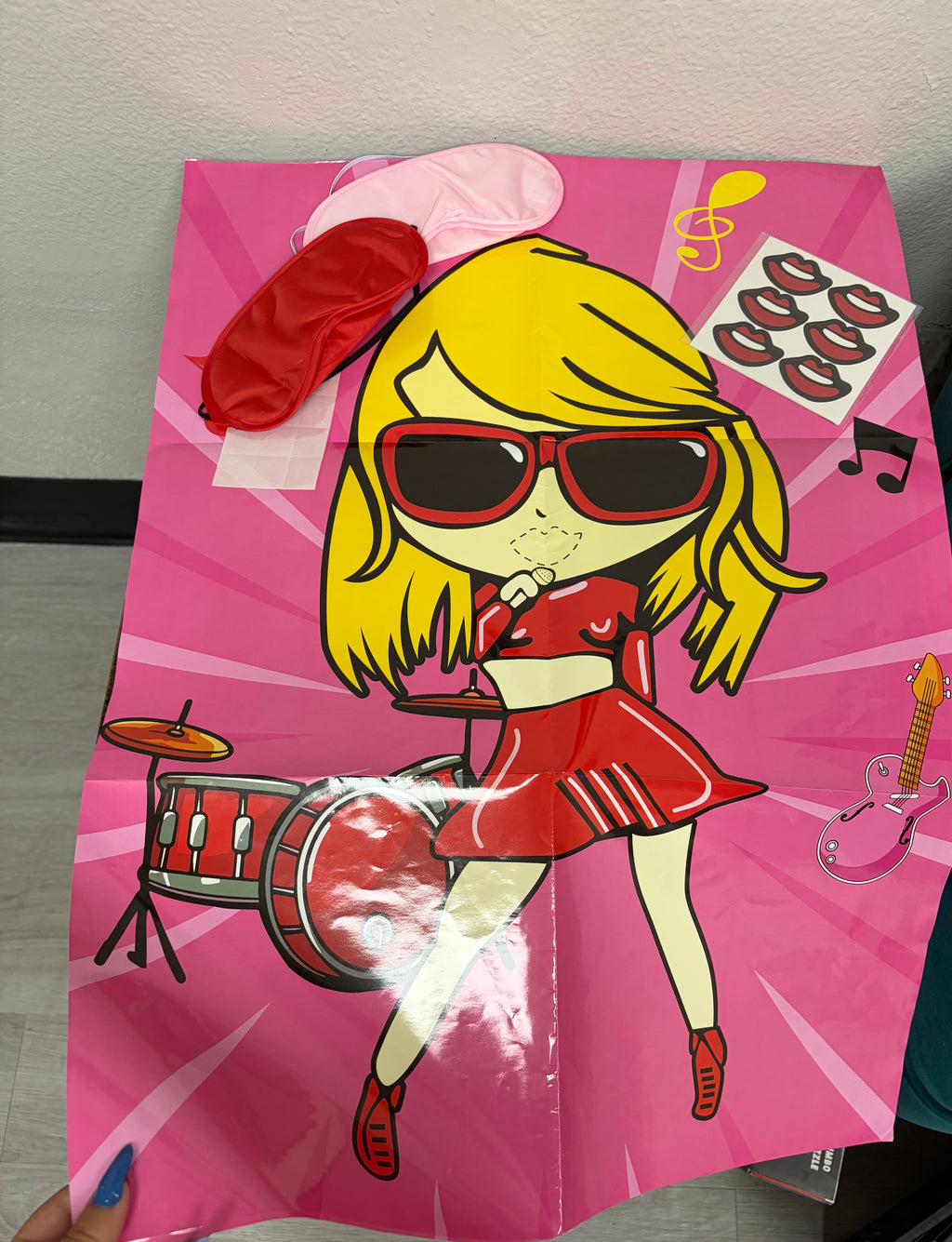 New Pin the Lip on the Pop Singer Game