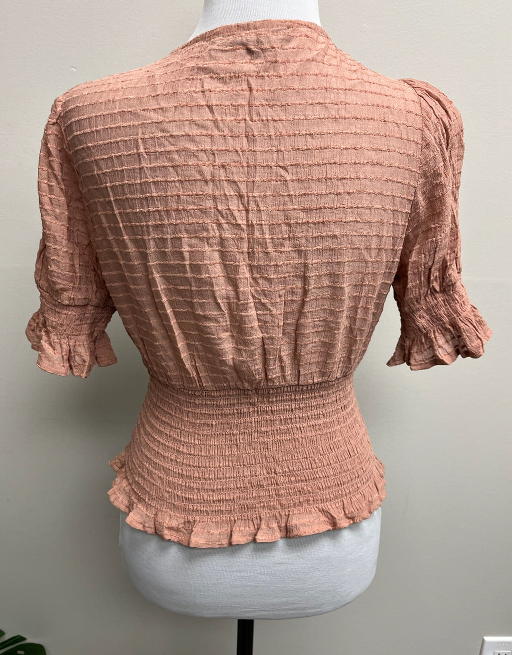 Used Women’s Pink Blouse
