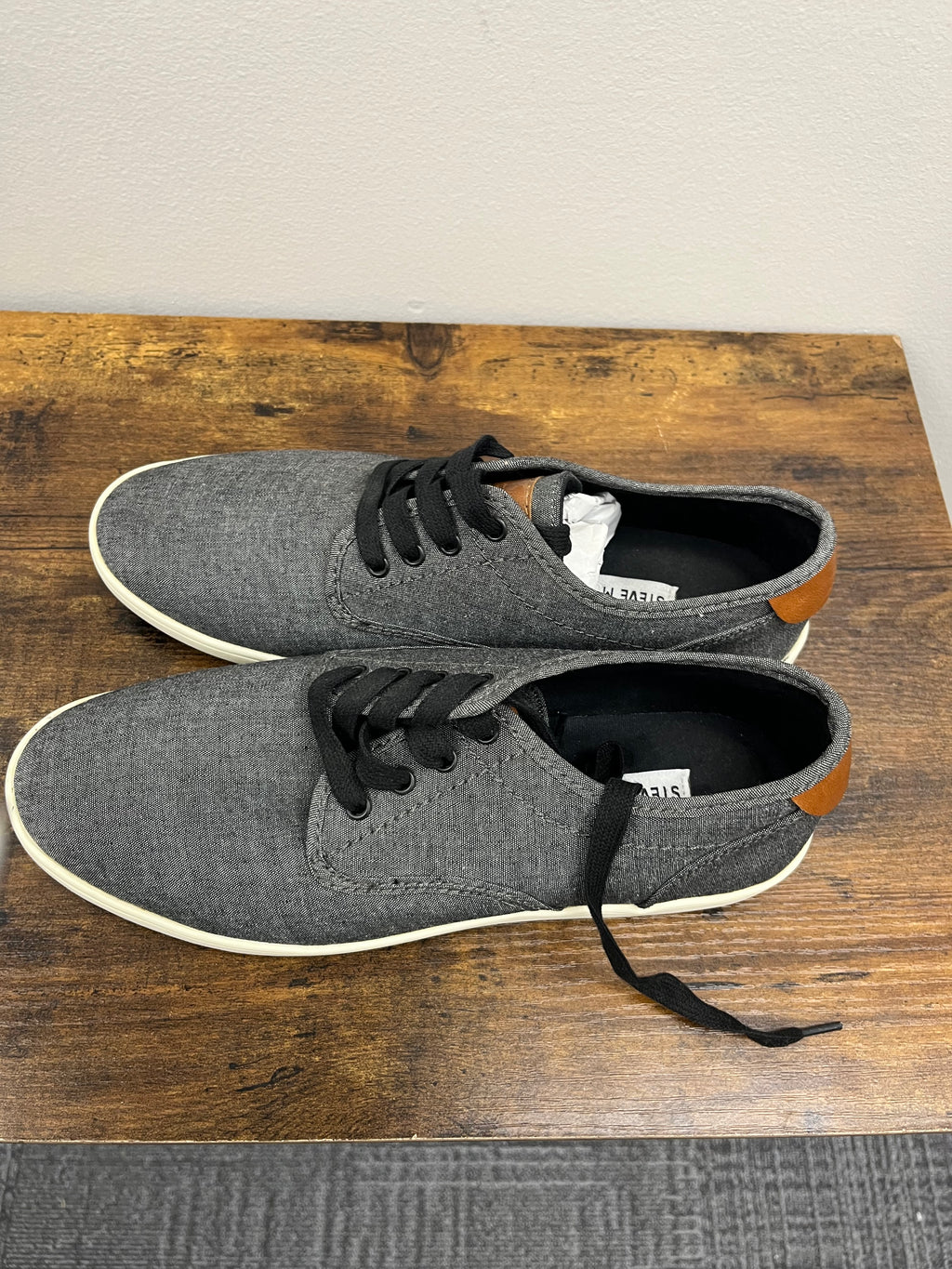New Men’s Grey Sneakers