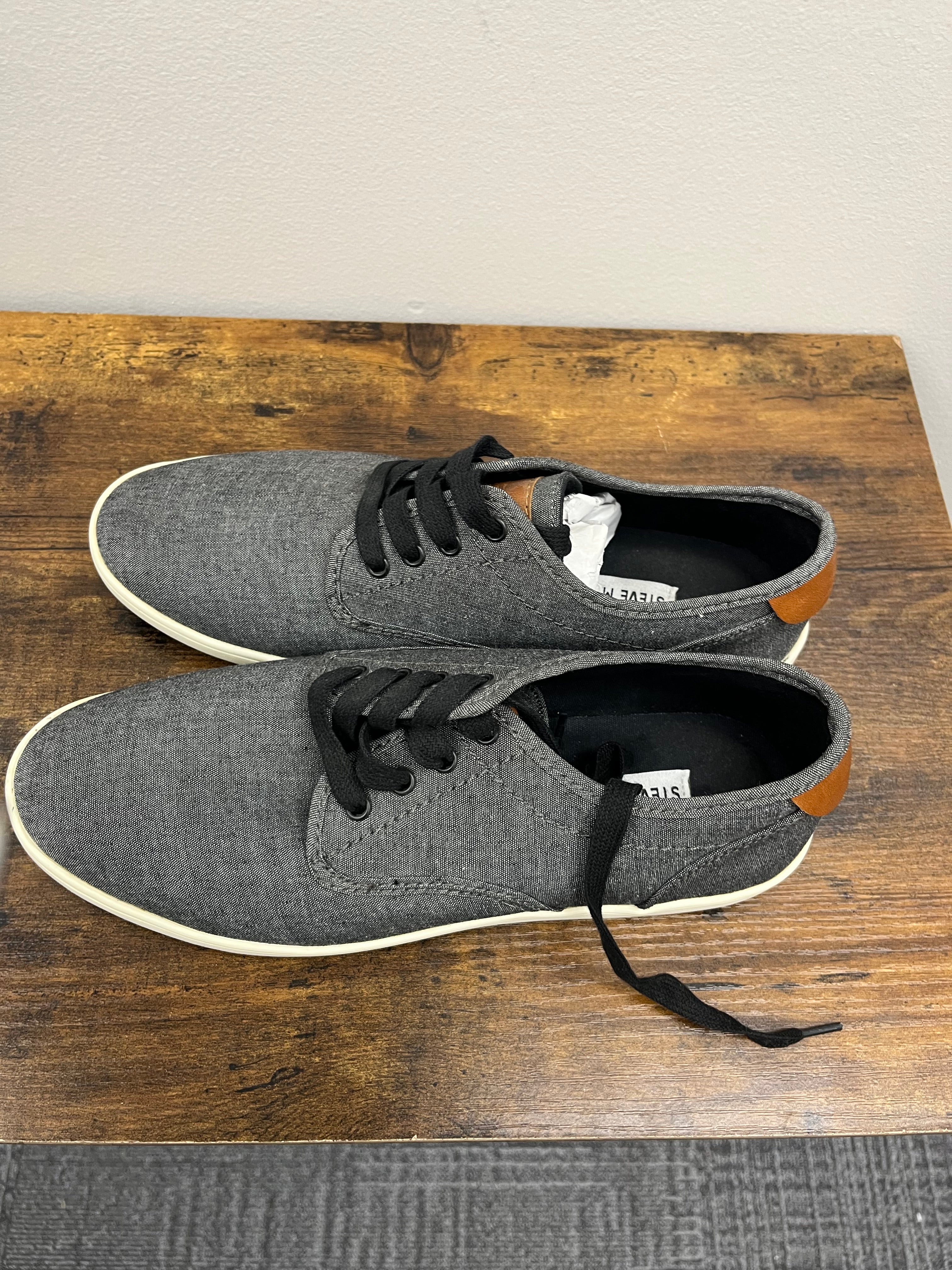 New Men’s Grey Sneakers
