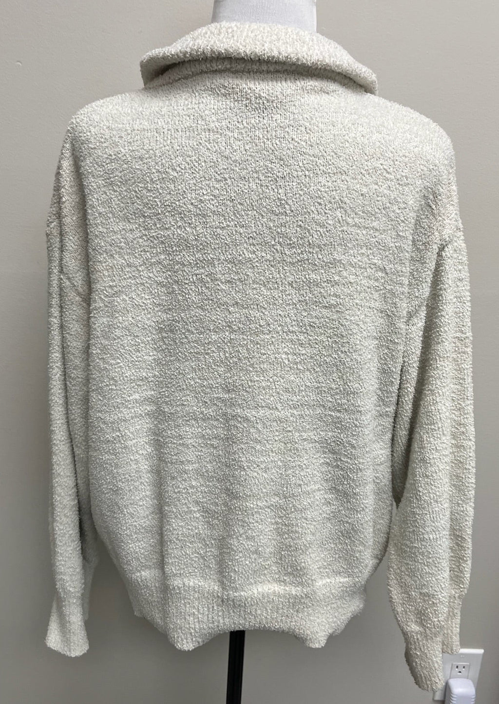 Used Women’s Cream Sweater