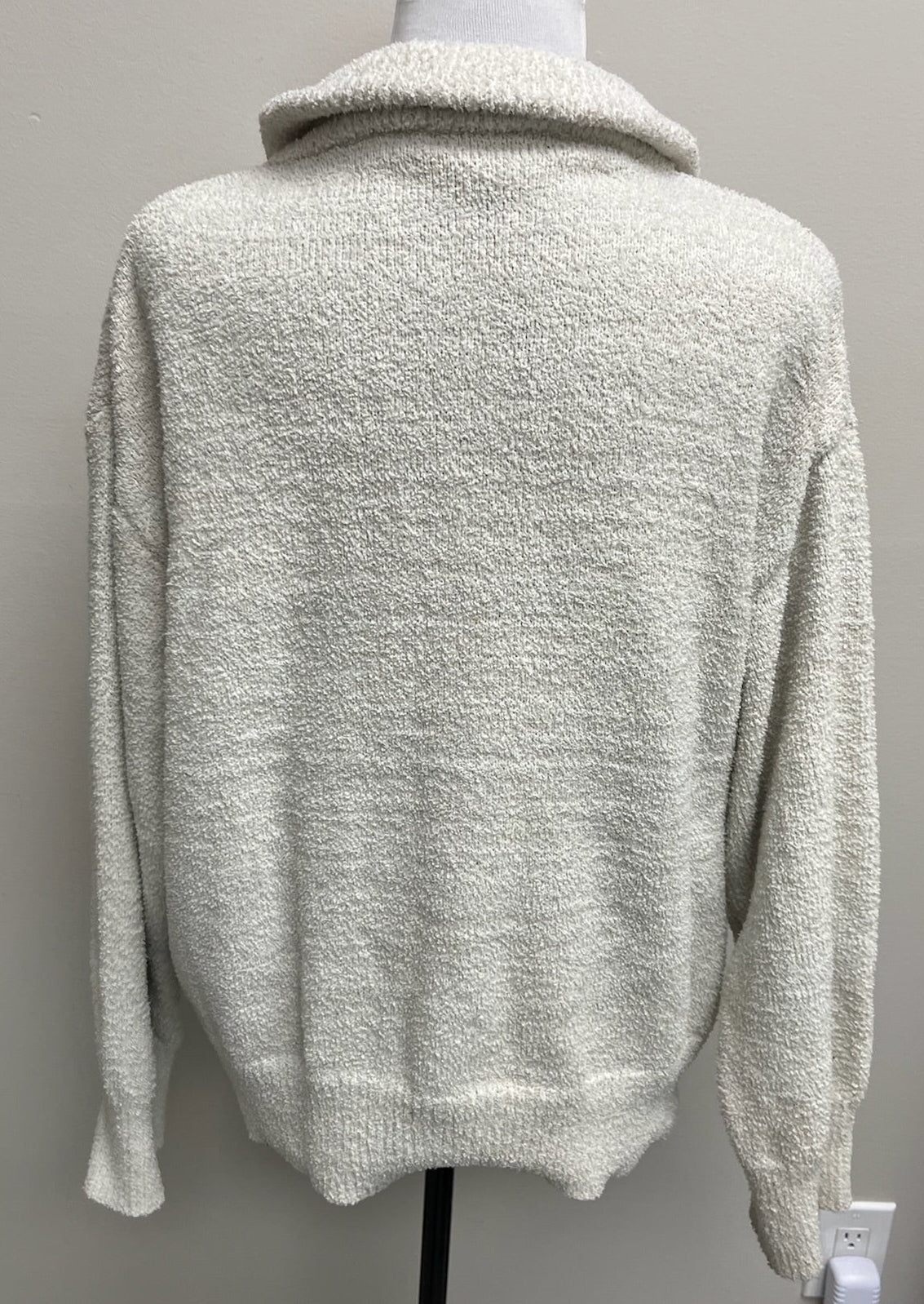 Used Women’s Cream Sweater