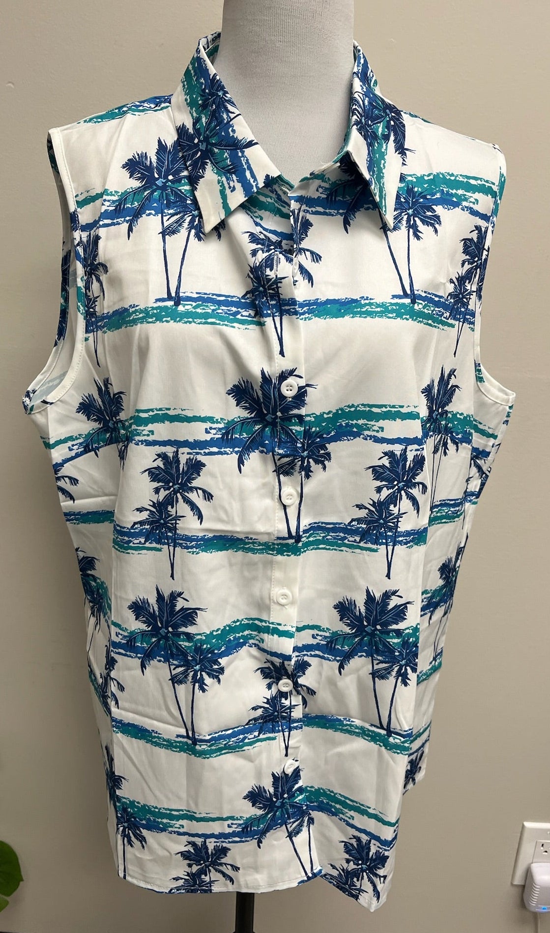 New Women’s Floral Button Up Tank Top