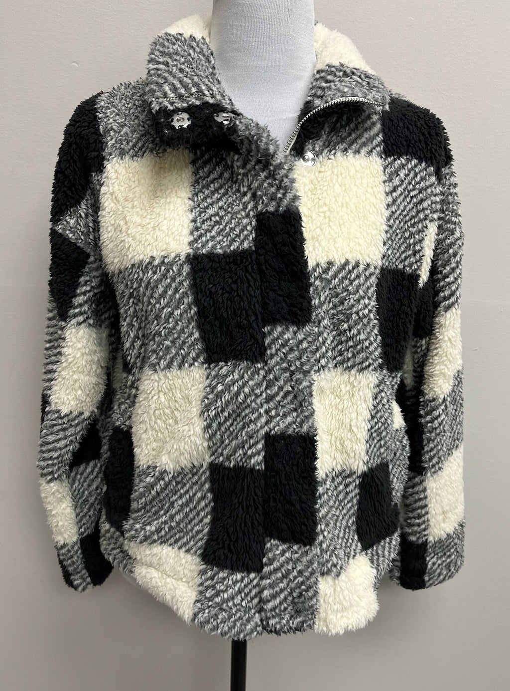 Used Women’s Checkered Sweater Jacket