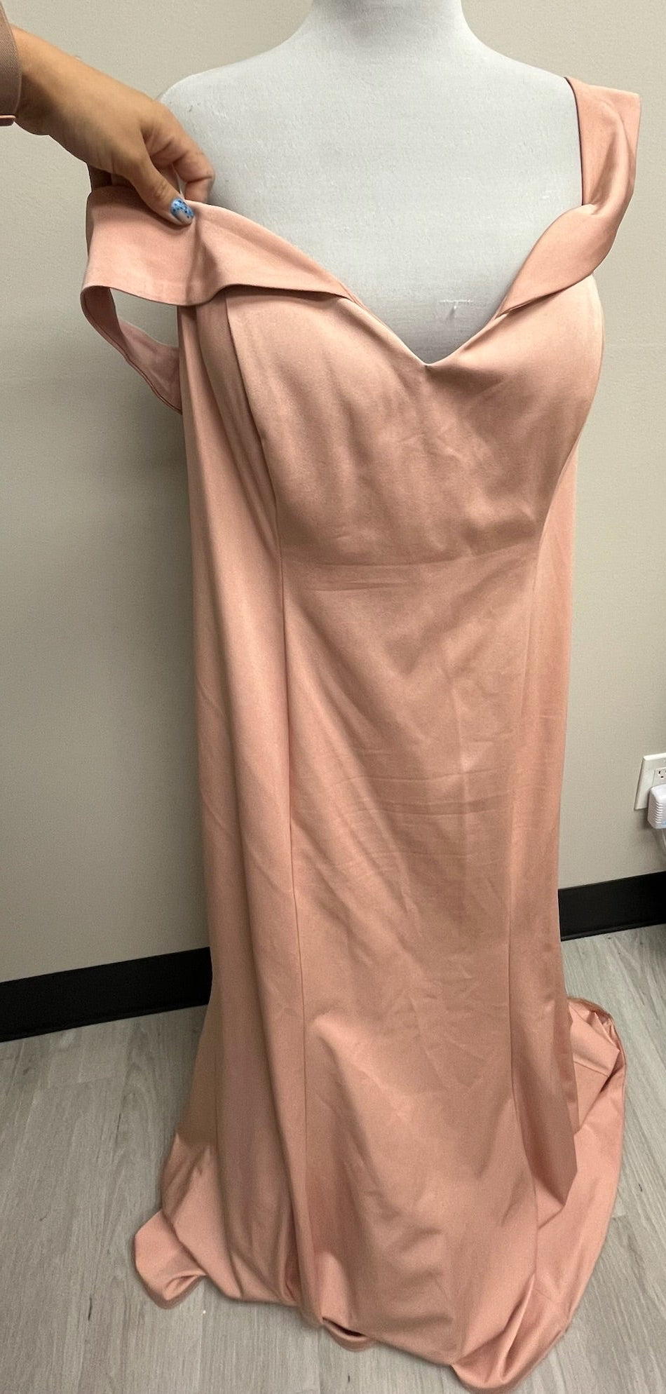 Used Women’s Pink Blush Off The Shoulder Dress