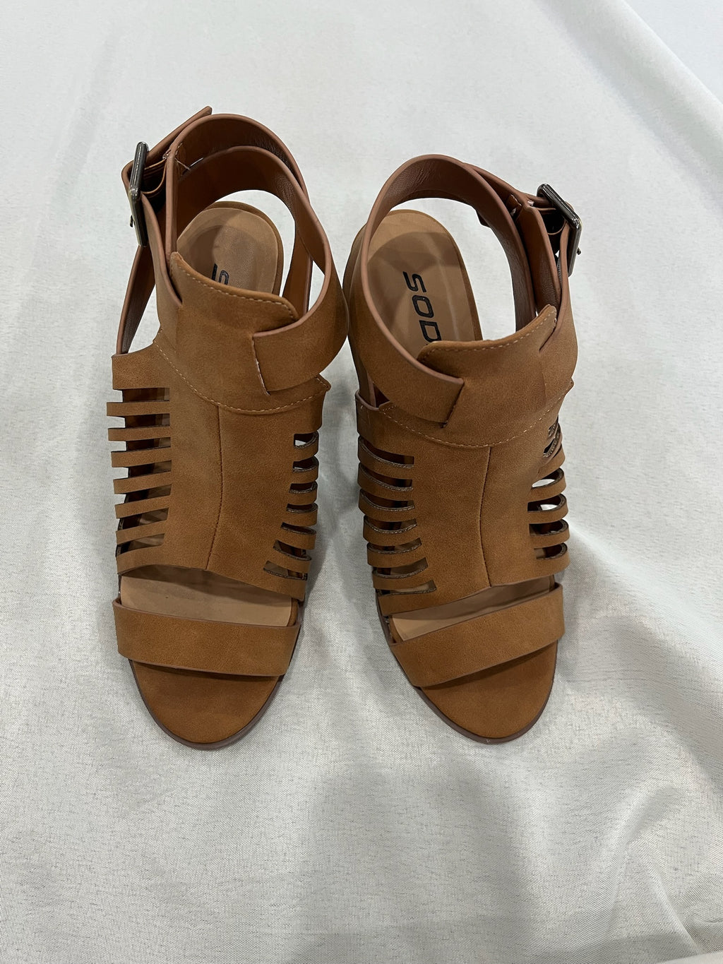 Women’s Tan Heels