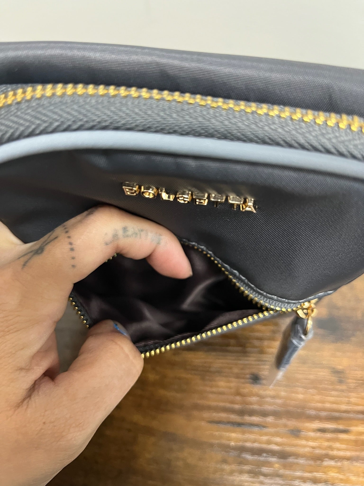 New Grey Snap On Magnetic Purse