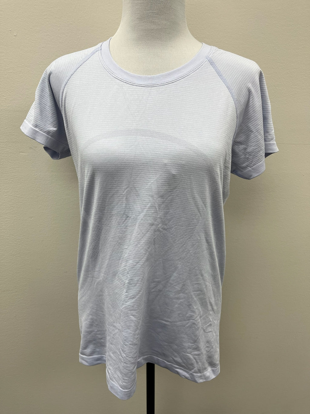 Used Women’s Lavender Athletic Shirt