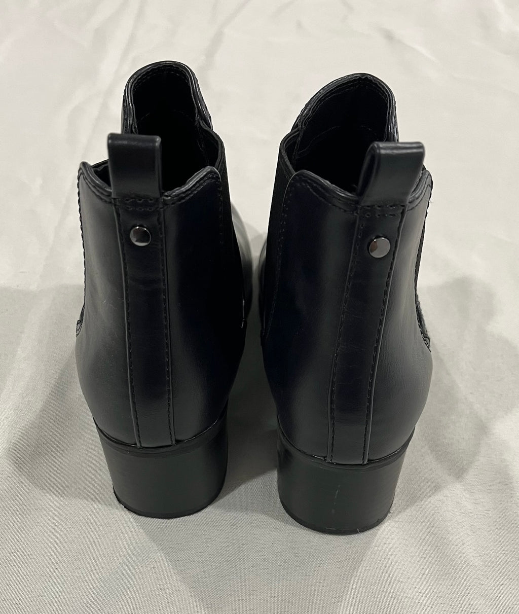 Women’s Black Boots image 3
