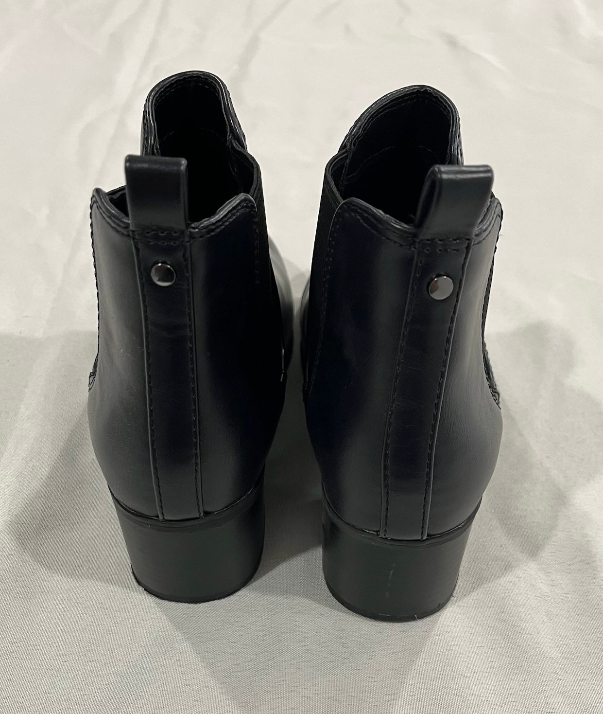 Women’s Black Boots image 3