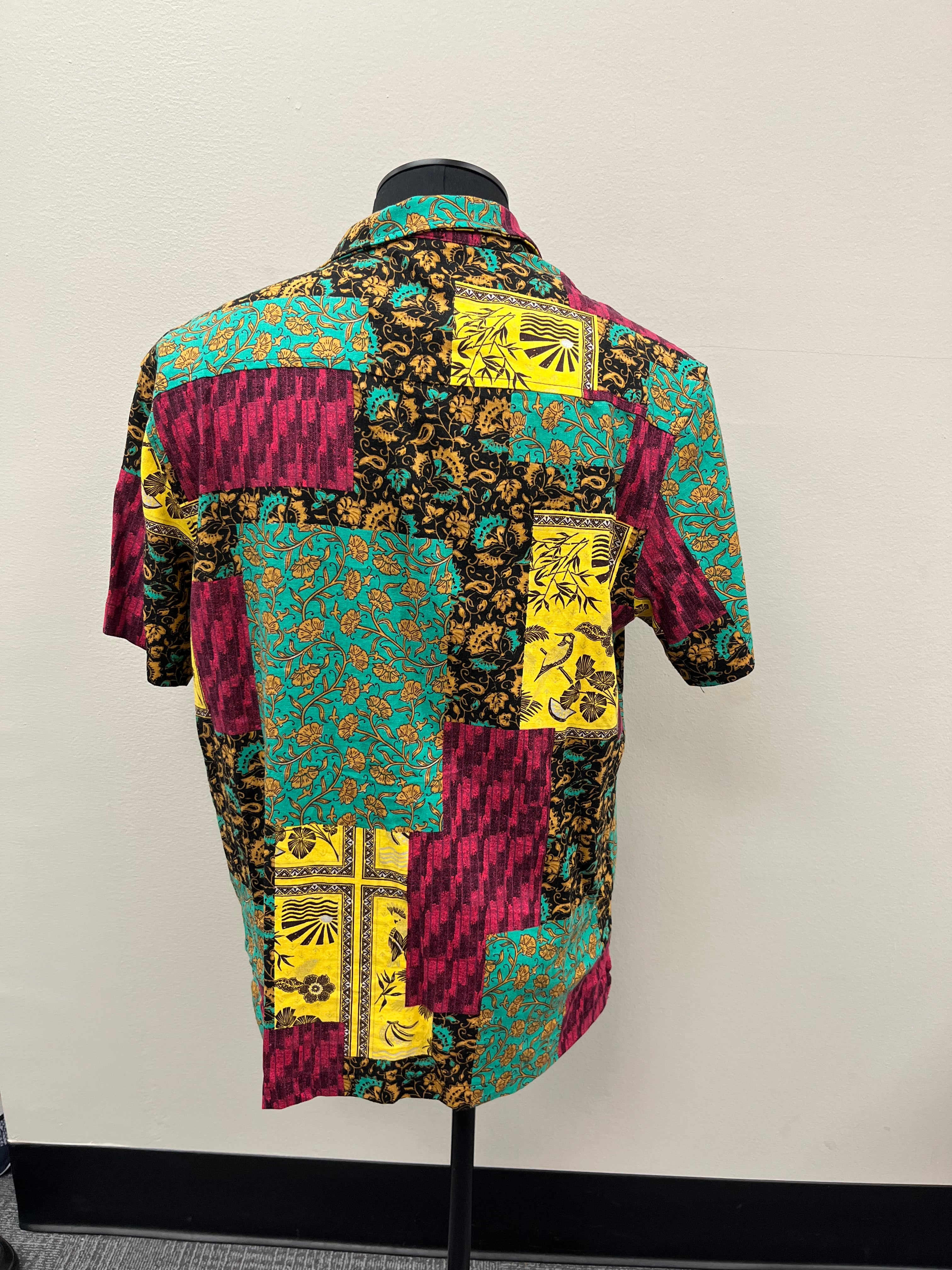 Used Men’s Colorful button up shirt