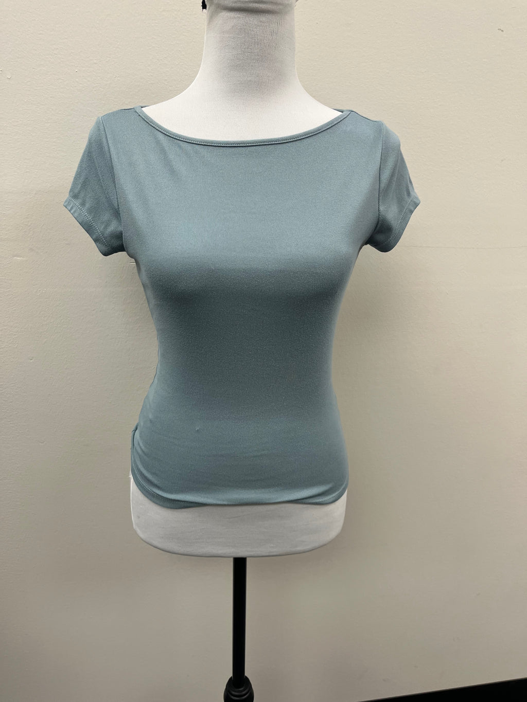 Used Women’s Blue Crop Top