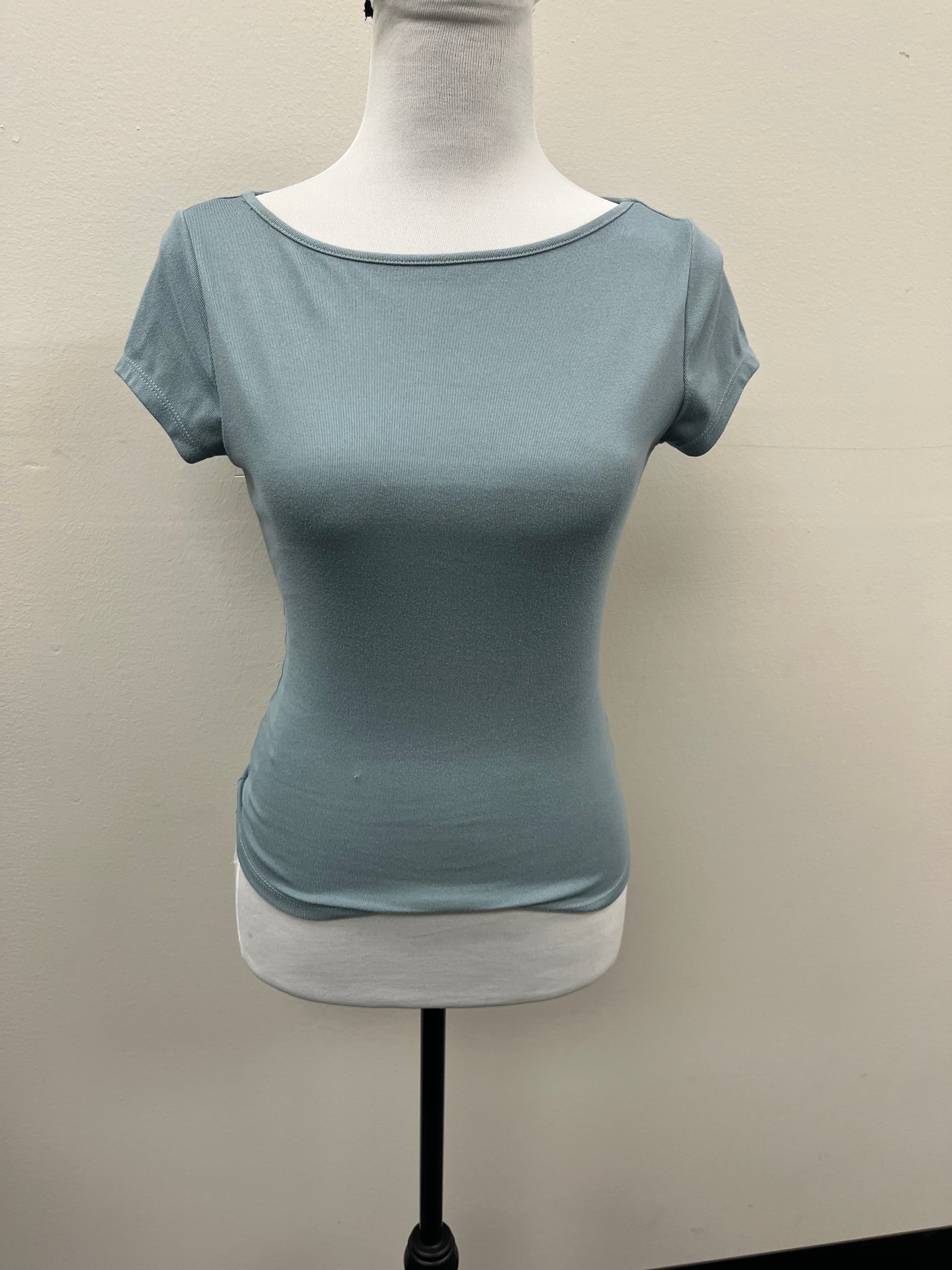 Used Women’s Blue Crop Top