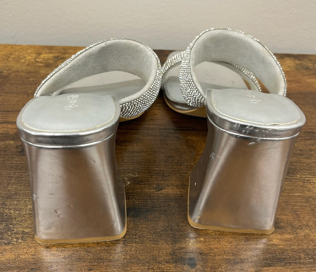 Used Women’s Silver Heels