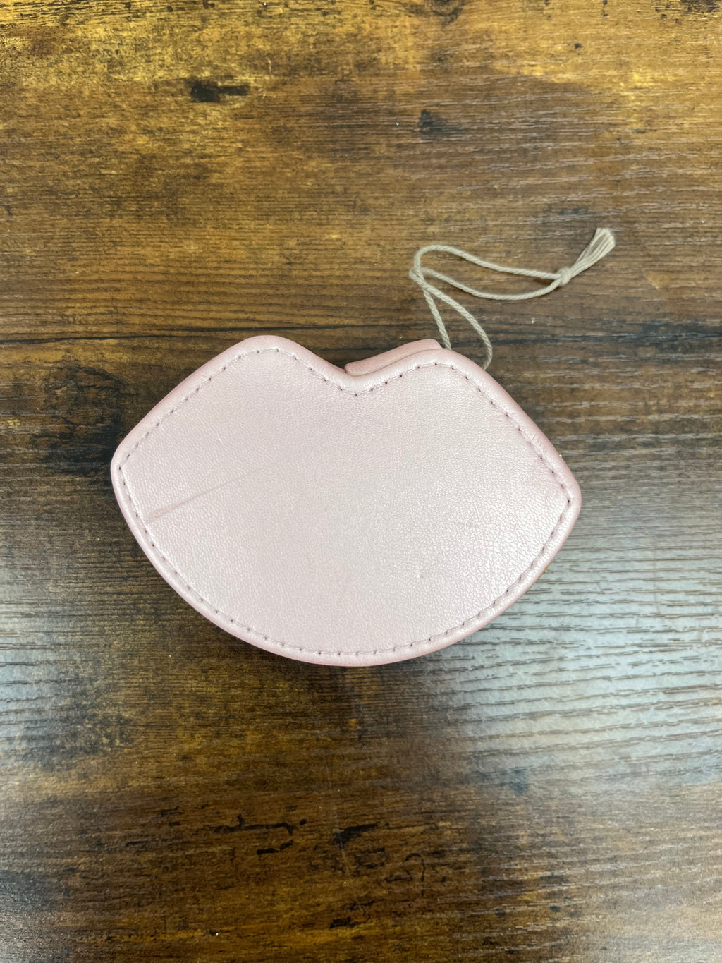 New Pink Lip Shaped Jewelry Organizer