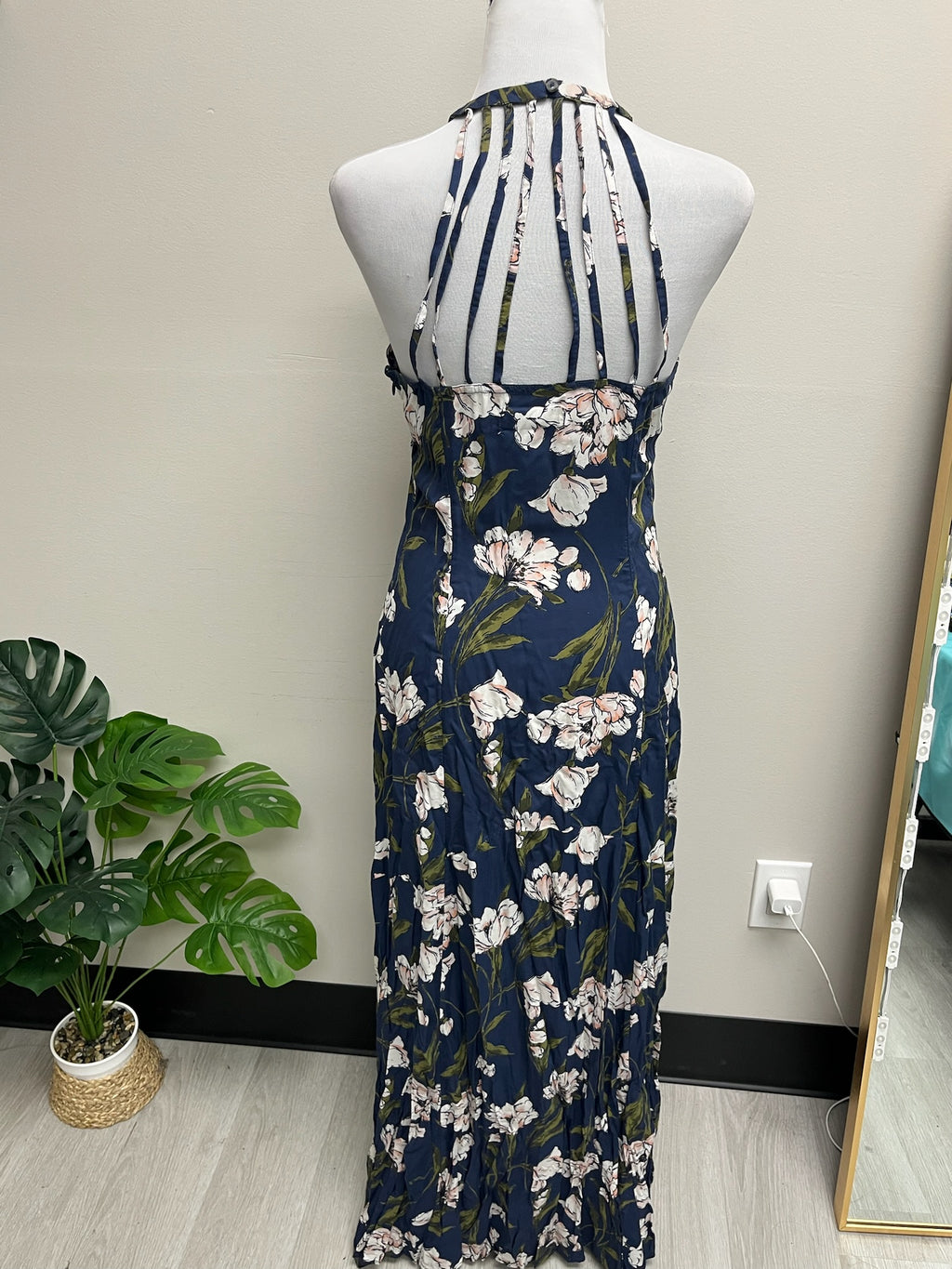 Used Women’s Blue Floral Dress