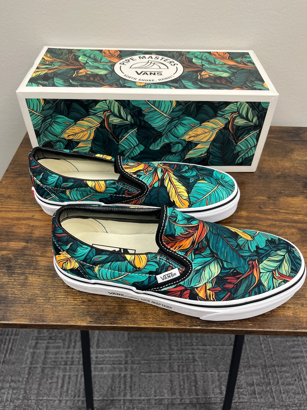 New Unisex Leaf Print Slip On Sneakers