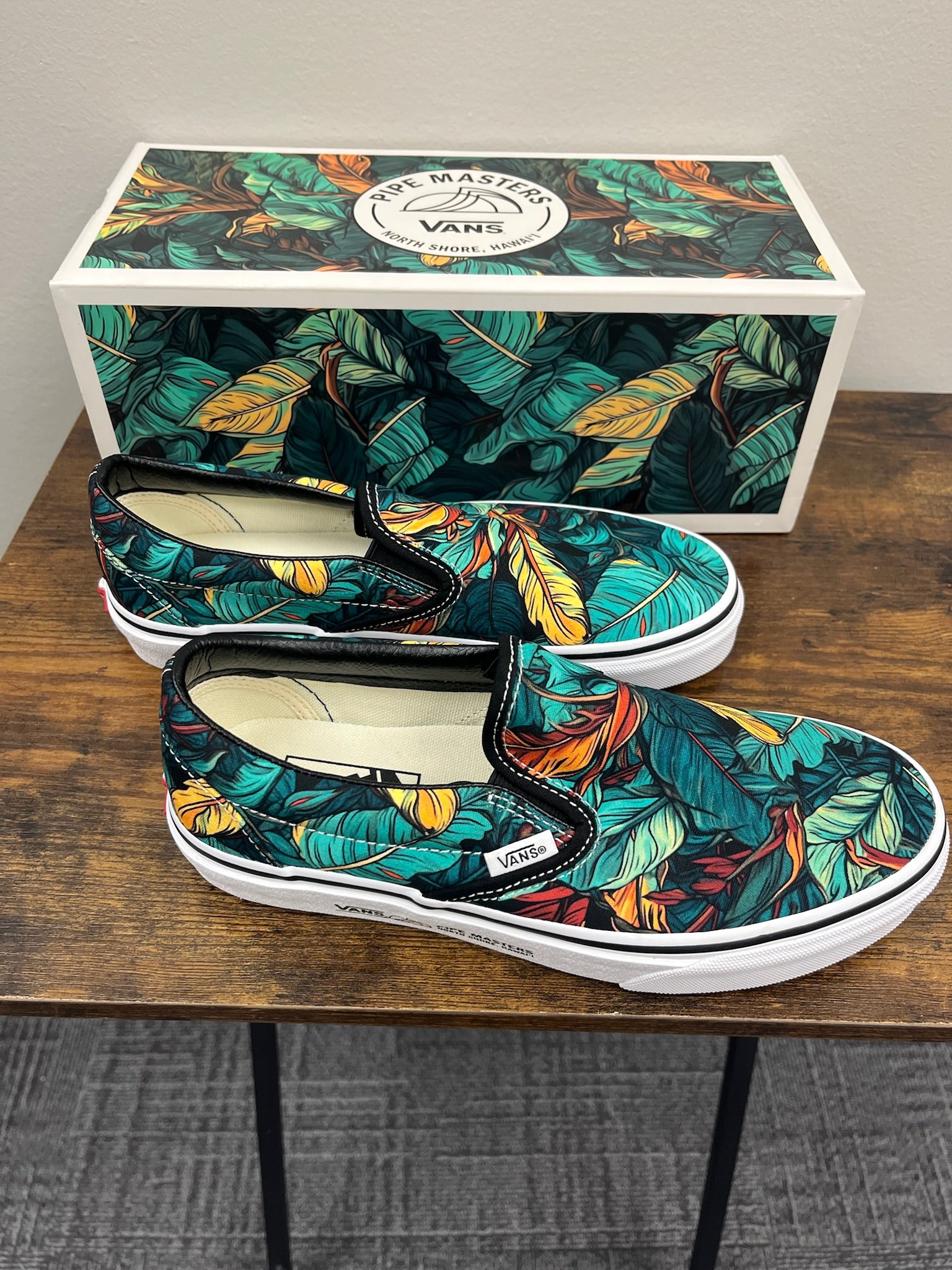New Unisex Leaf Print Slip On Sneakers