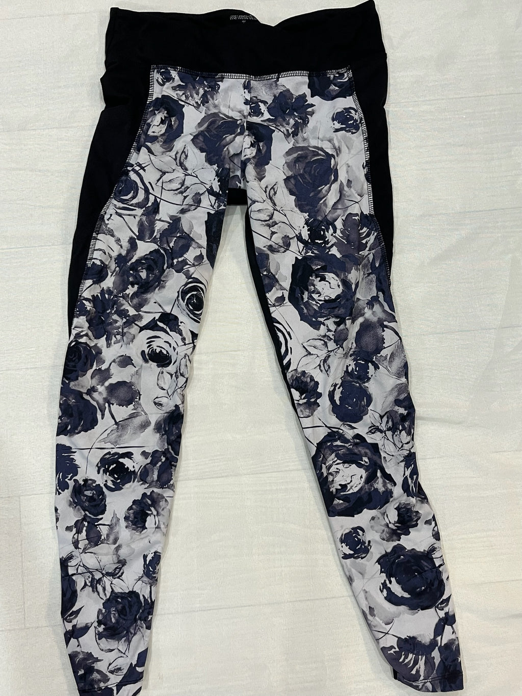 Women’s Floral Exercise Pants image 1