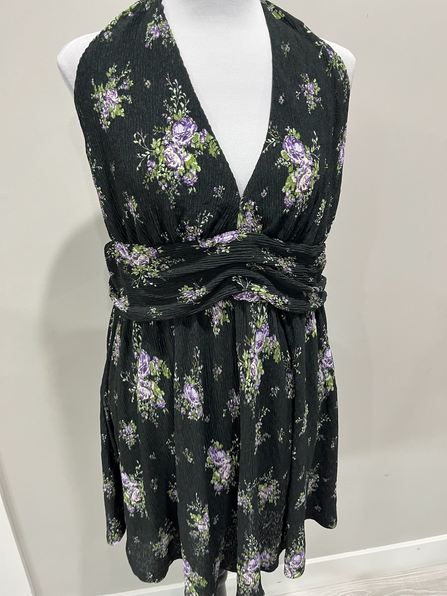 Women’s Floral Halter Dress image 1