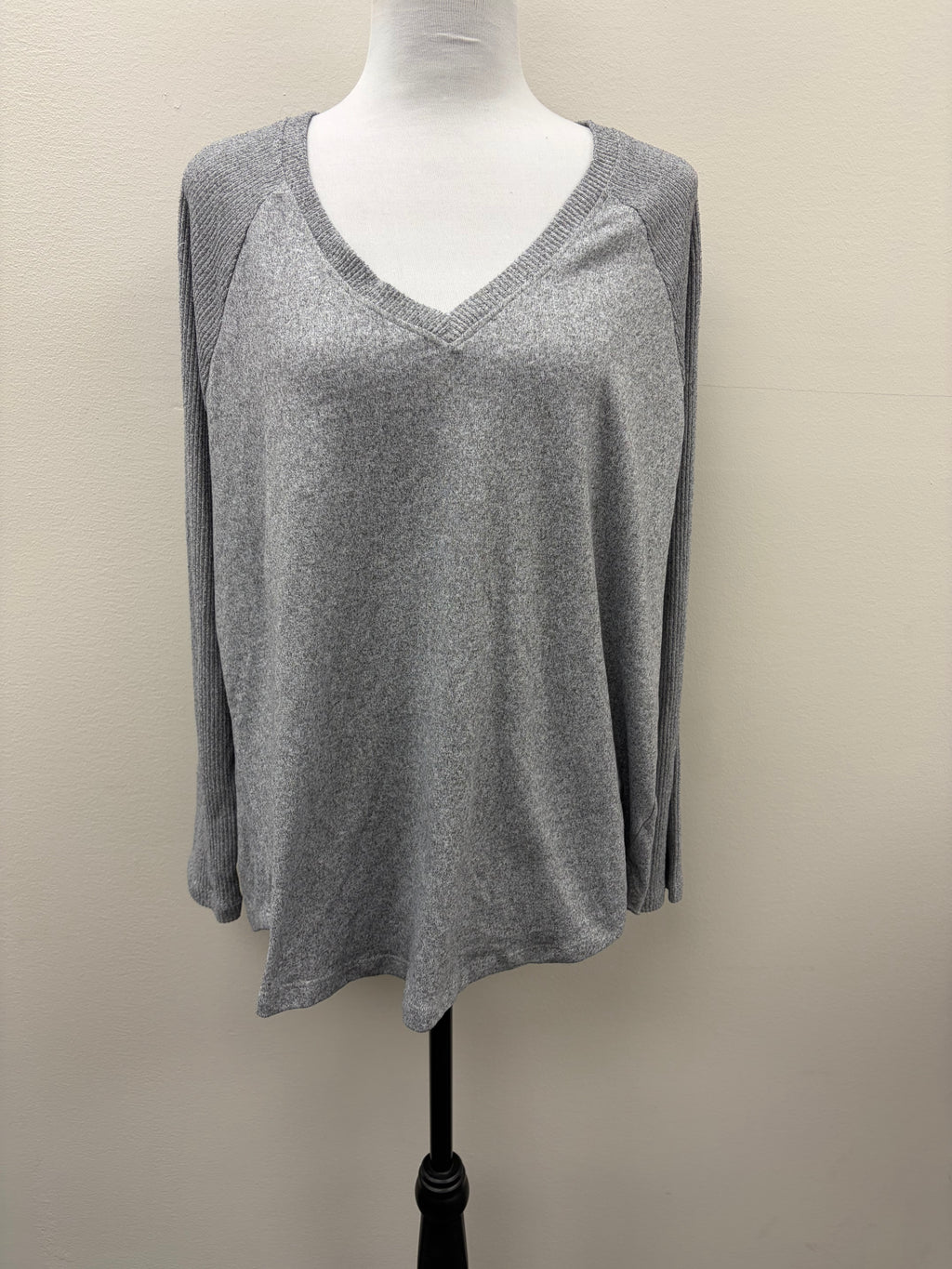 Used Women’s Grey Shirt