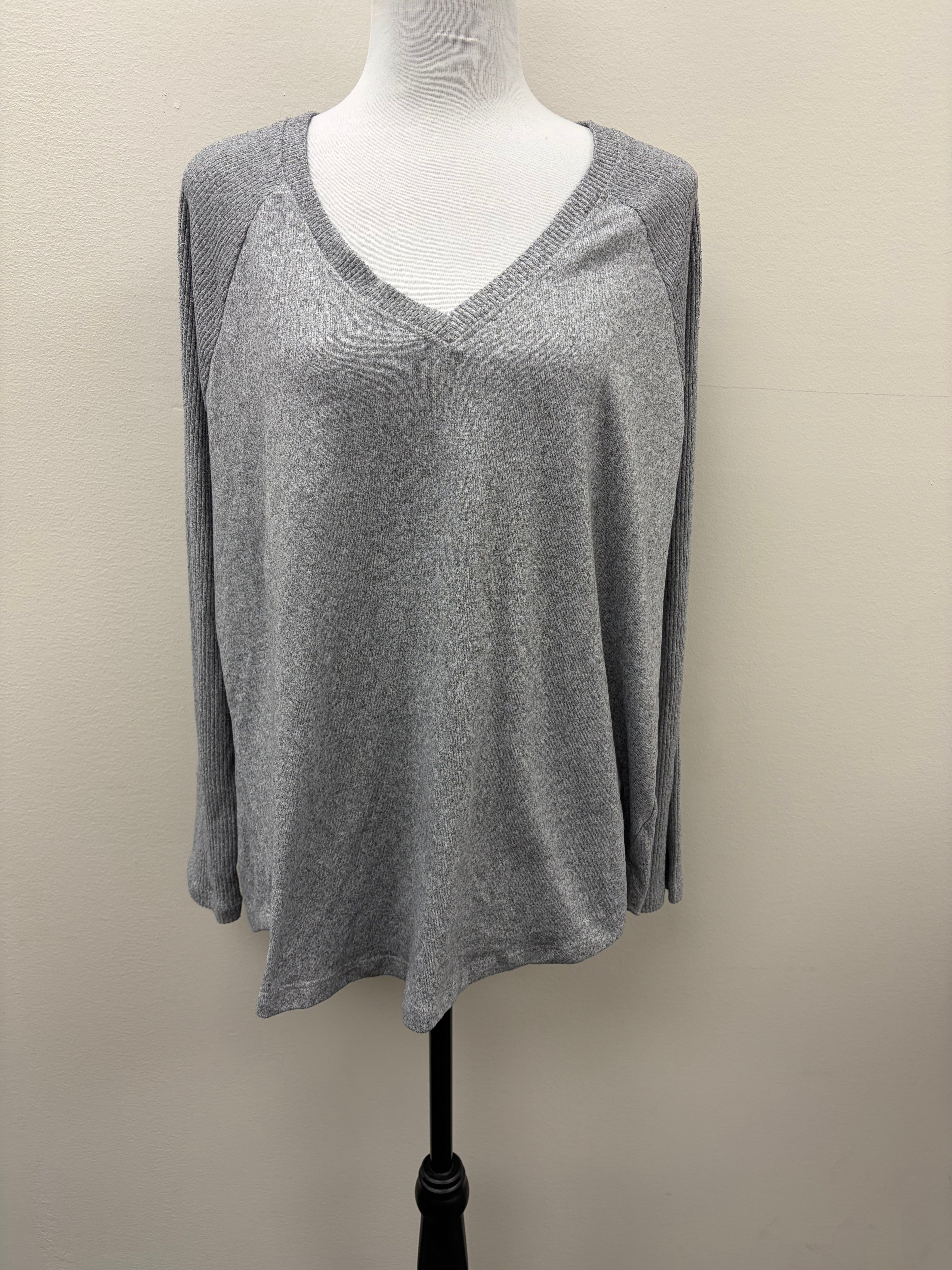 Used Women’s Grey Shirt