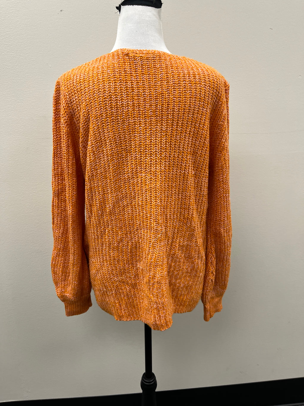 Used Women’s Knitted Sweater Shirts