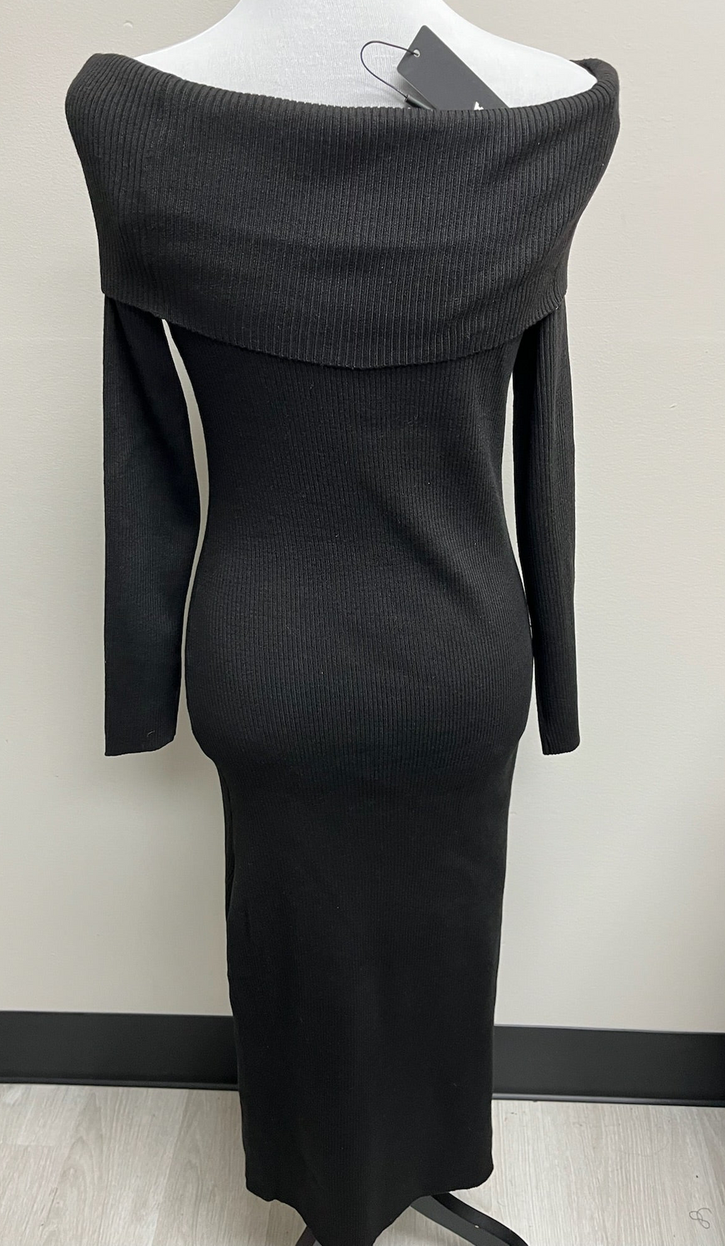 Women’s Black Off The Shoulder Dress
