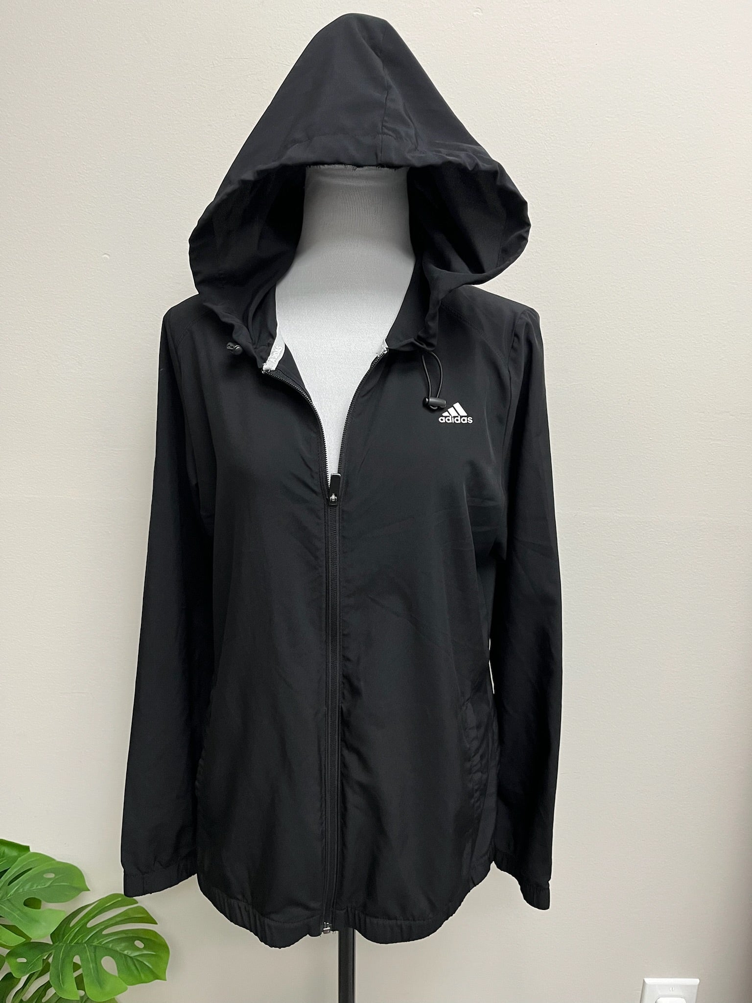 Used Women’s Black Windbreaker