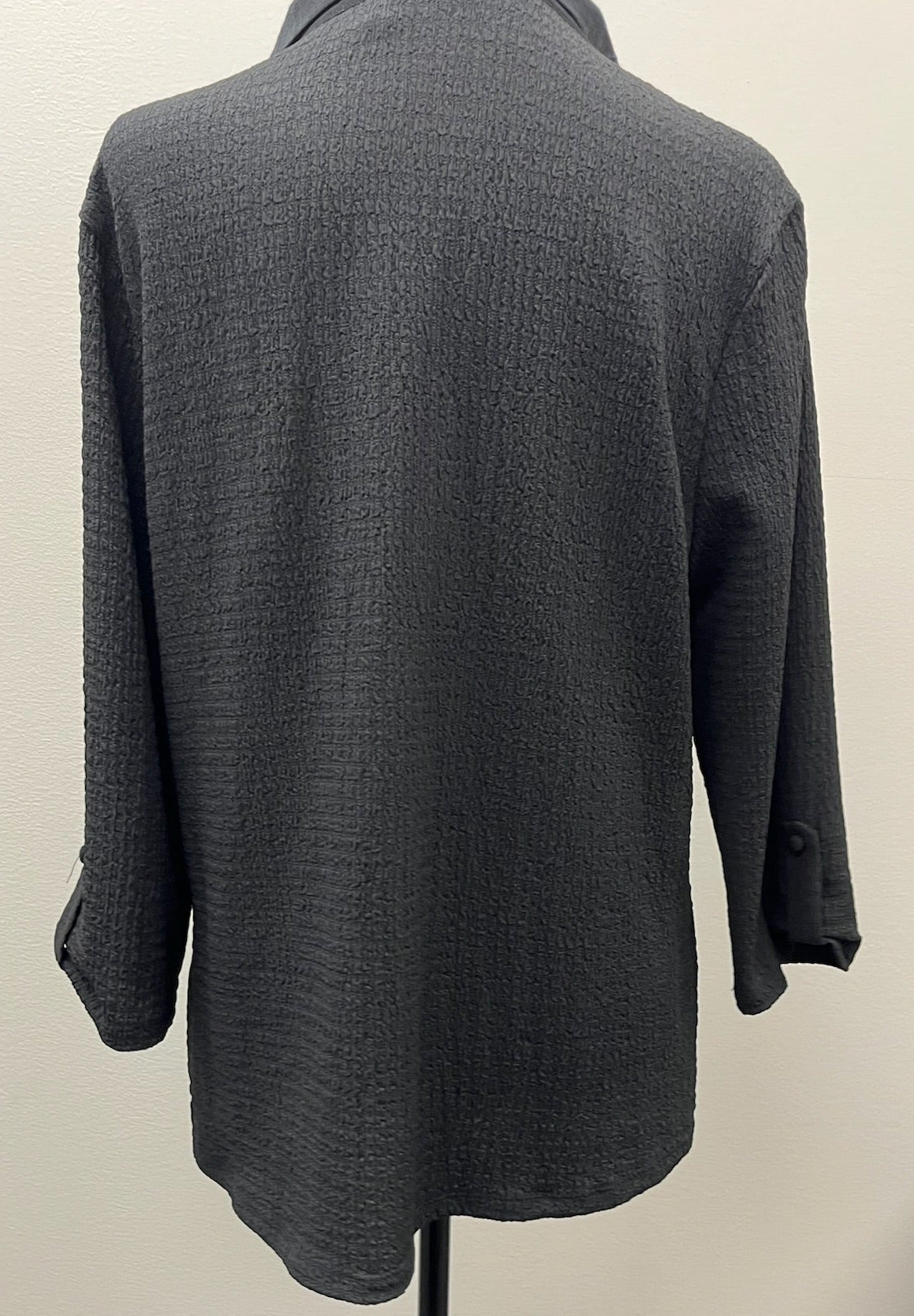 Used Women’s Black Shirt