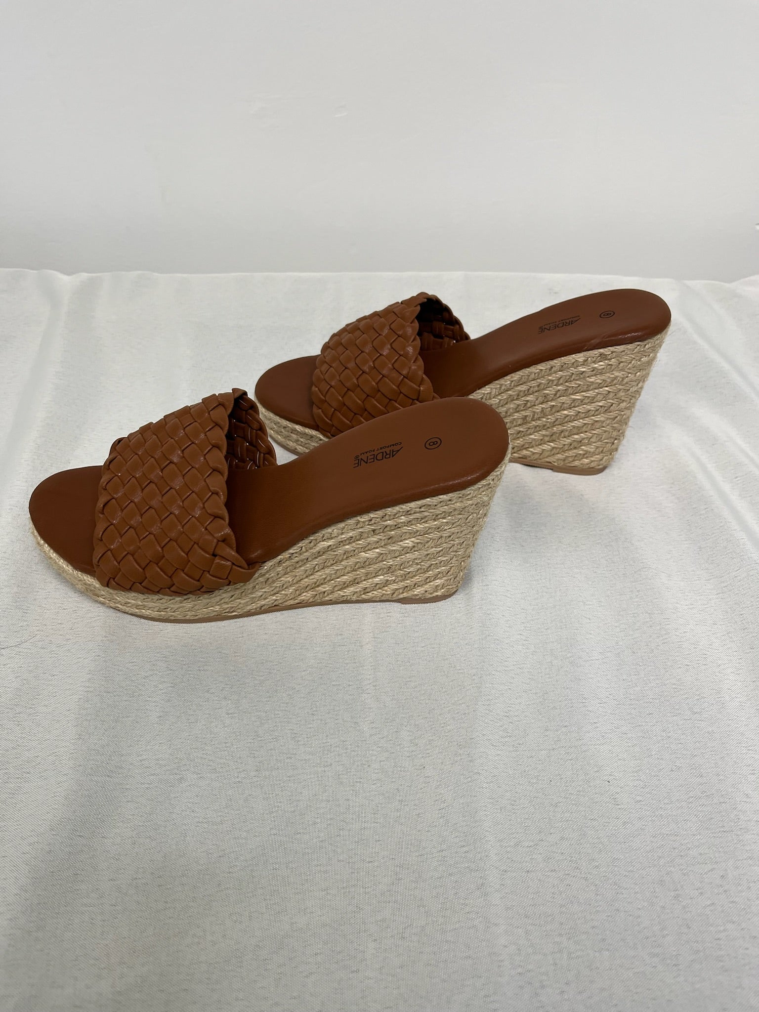 Women’s Tan Wedges image 3