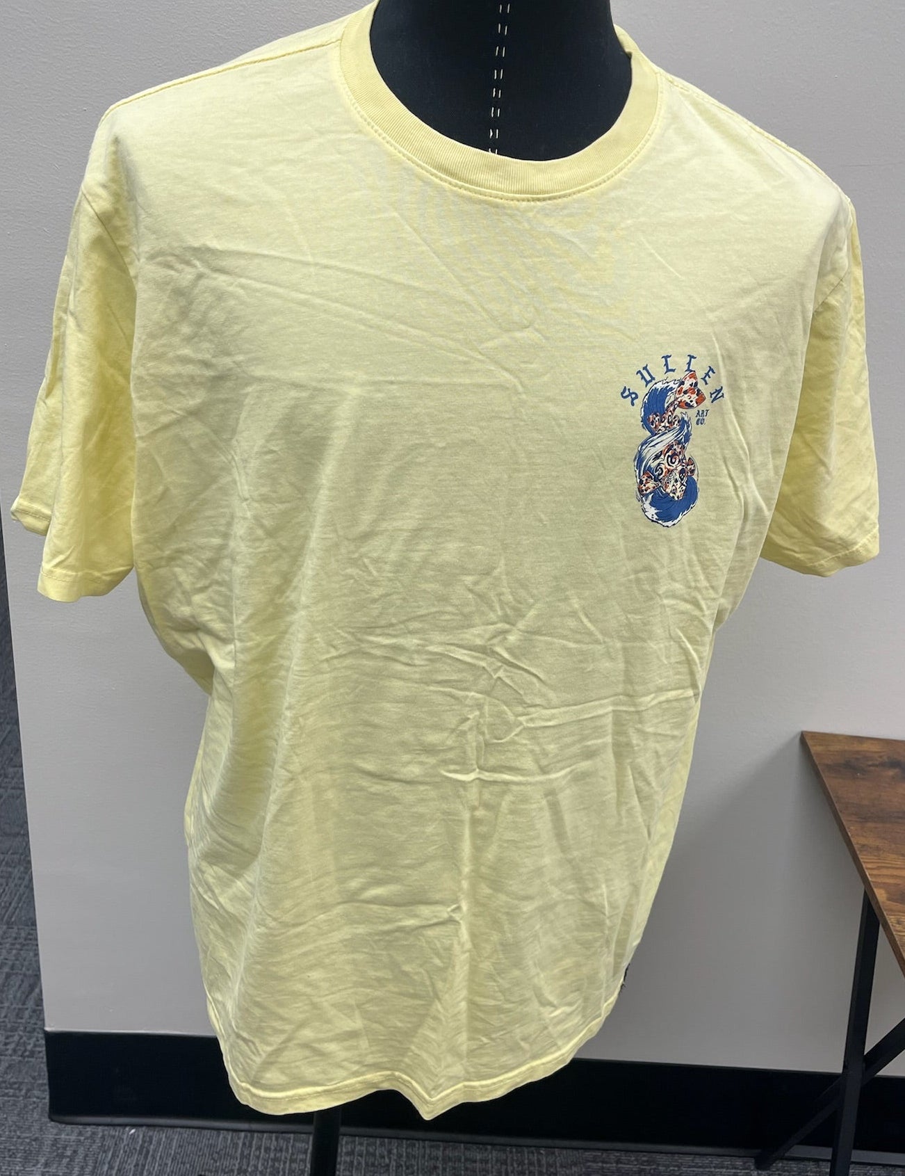 Used Men’s Yellow Shirt