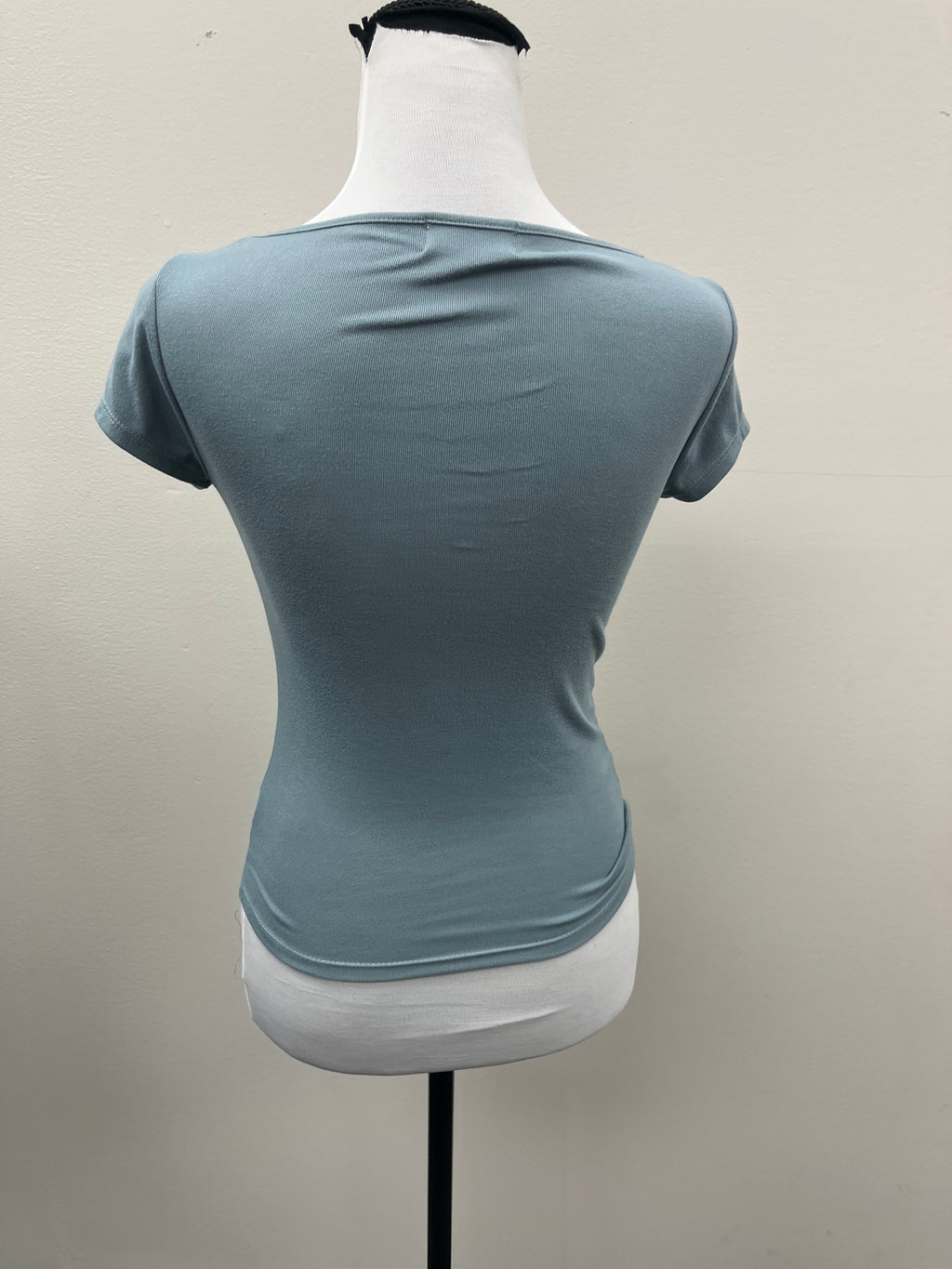 Used Women’s Blue Crop Top
