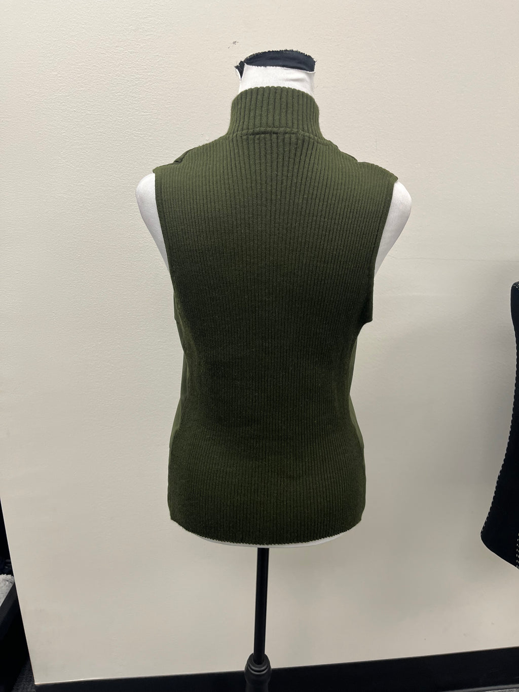 Used Women’s Green Vest