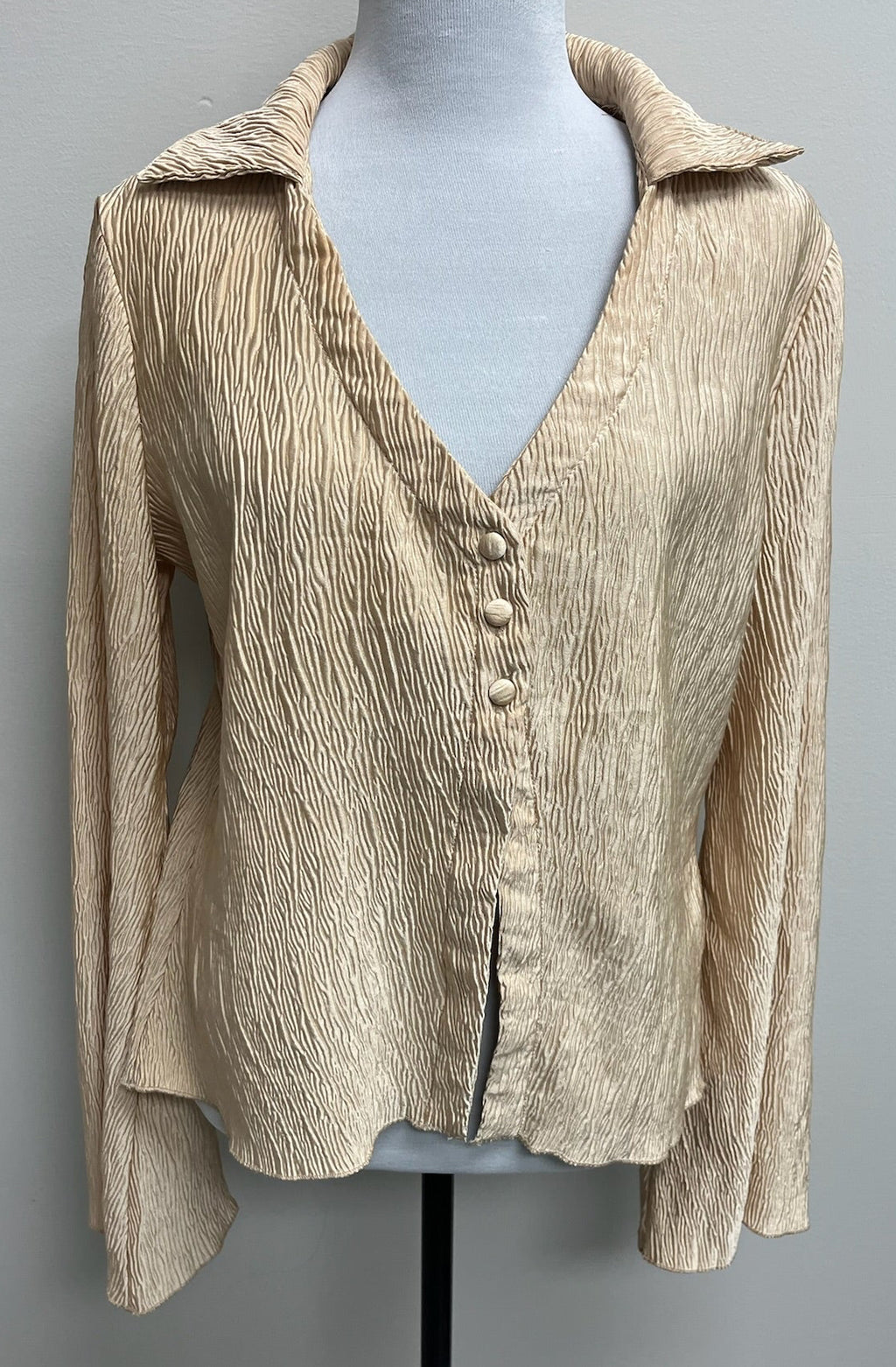 Used Women’s Beige Long Sleeve Shirt