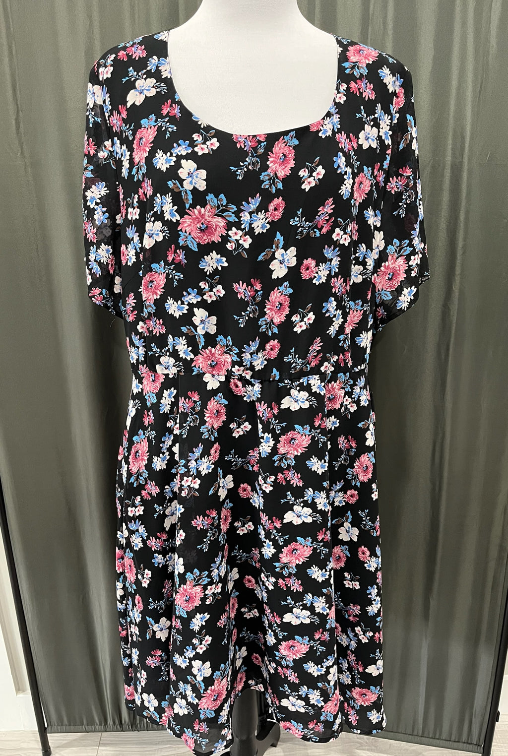 Women’s Floral Dress image 0