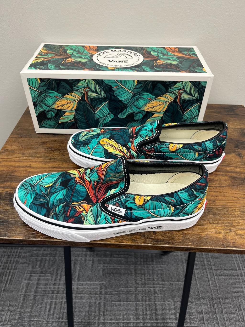 New Unisex Leaf Print Slip On Sneakers
